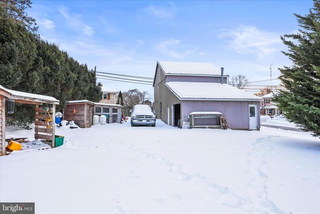 201 E KING ST, East Berlin, PA 17316