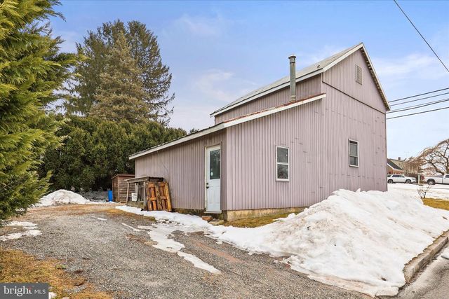 201 E KING ST, East Berlin, PA 17316