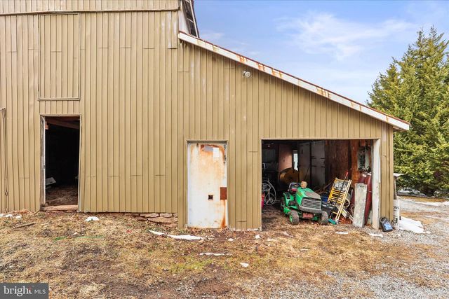 201 E KING ST, East Berlin, PA 17316