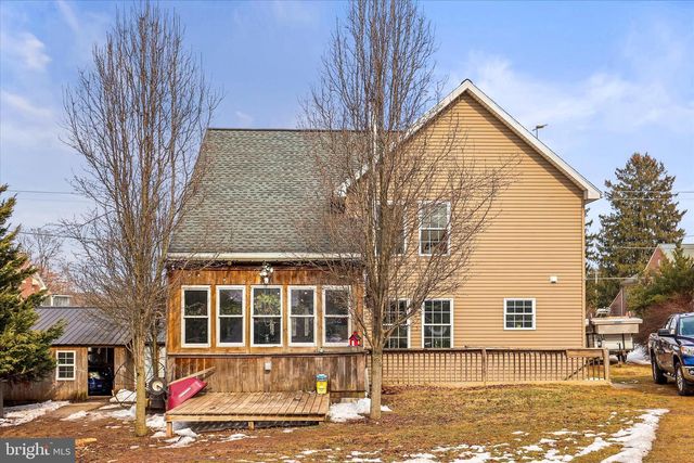 201 E KING ST, East Berlin, PA 17316