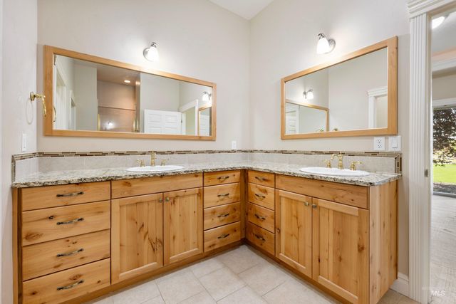 71 Arabian Way, Nampa, ID 83687