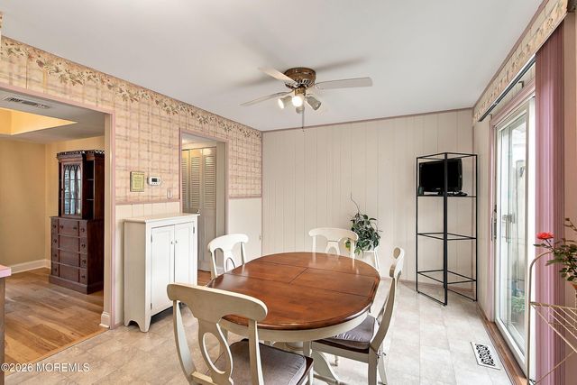 17 Kingsley Way, Freehold, NJ 07728