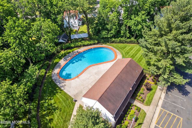 17 Kingsley Way, Freehold, NJ 07728