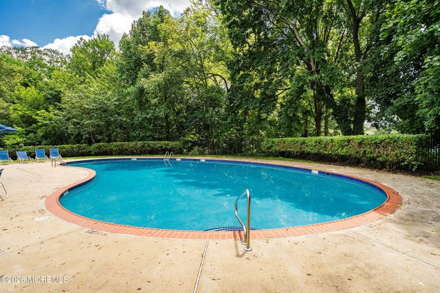 17 Kingsley Way, Freehold, NJ 07728
