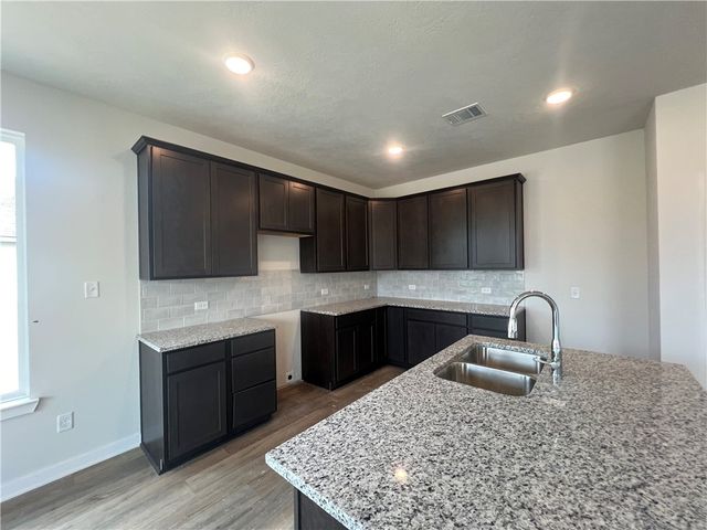 2213 Autumn Lake Drive, Bryan, TX 77807