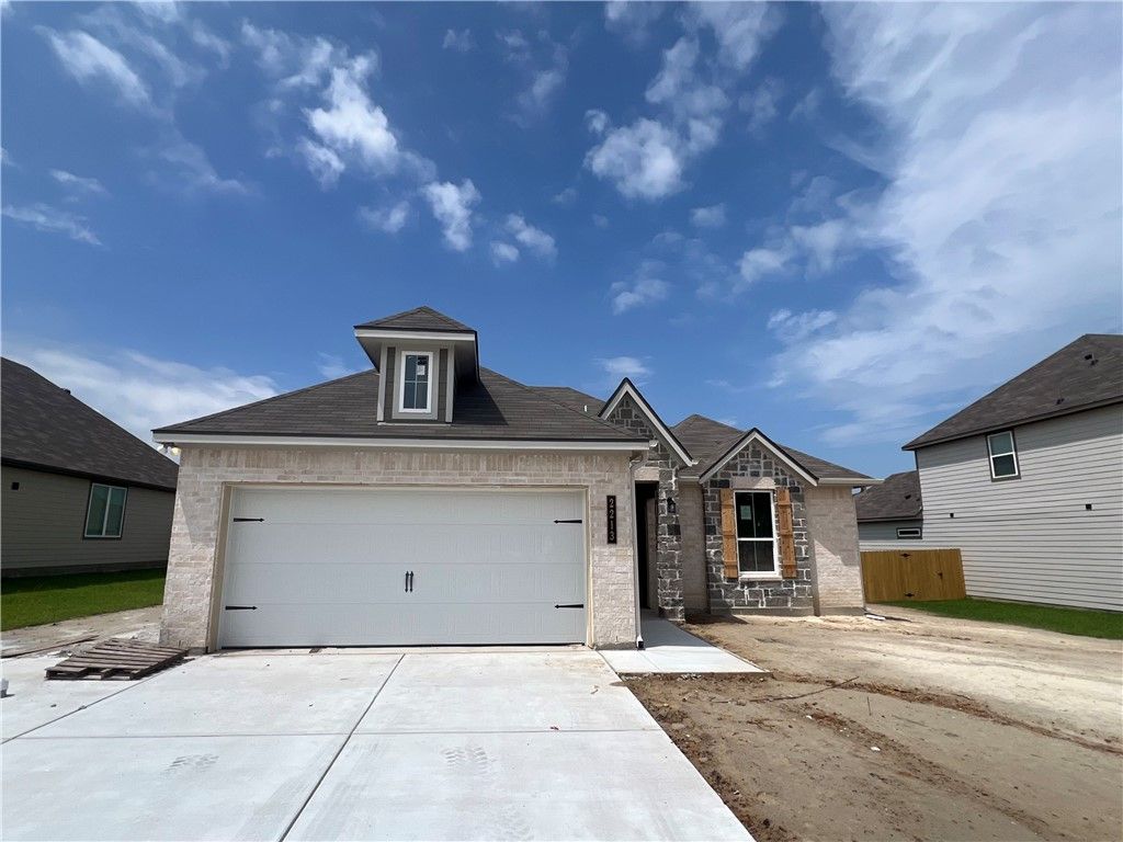 2213 Autumn Lake Drive, Bryan, TX 77807