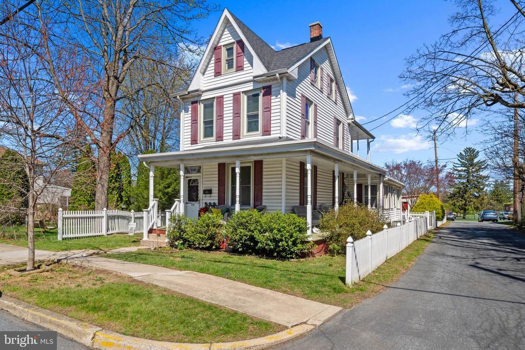 308 REDWOOD ST, Harrisburg, PA 17109