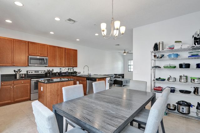 11621 SW 13th Court, Pembroke Pines, FL 33025