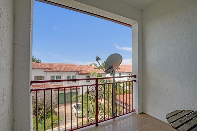 11621 SW 13th Court, Pembroke Pines, FL 33025