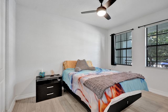 11621 SW 13th Court, Pembroke Pines, FL 33025