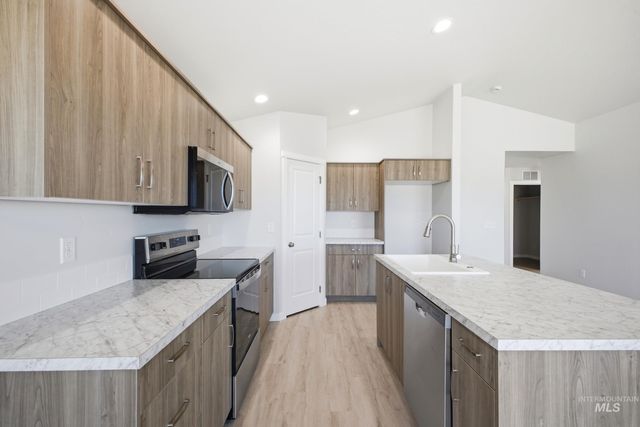4407 Dayton St, Caldwell, ID 83605