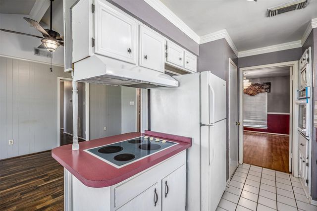 206 Kelly Lane, Baytown, TX 77521