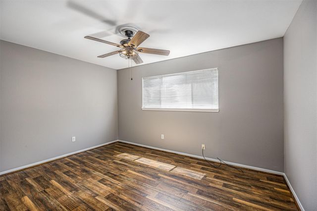 206 Kelly Lane, Baytown, TX 77521
