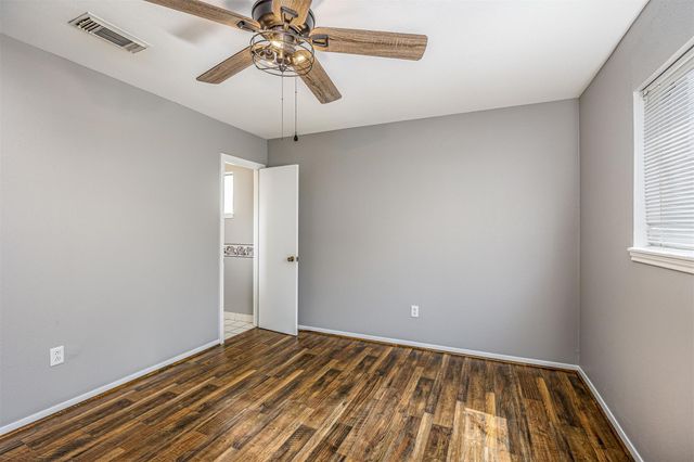 206 Kelly Lane, Baytown, TX 77521