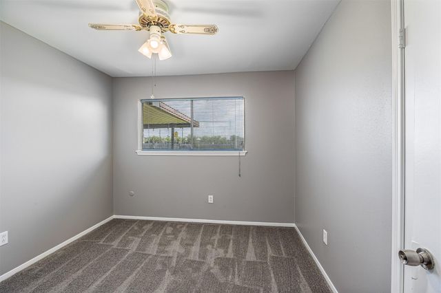 206 Kelly Lane, Baytown, TX 77521