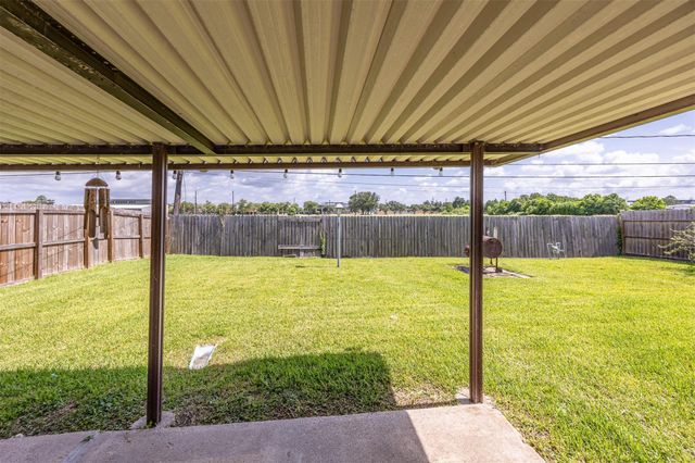 206 Kelly Lane, Baytown, TX 77521