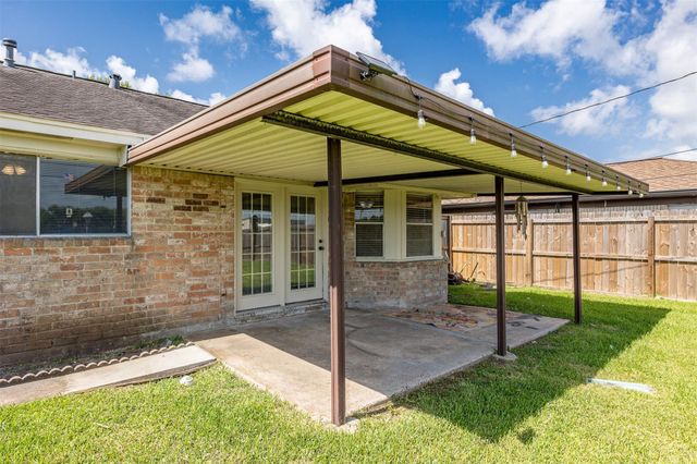 206 Kelly Lane, Baytown, TX 77521