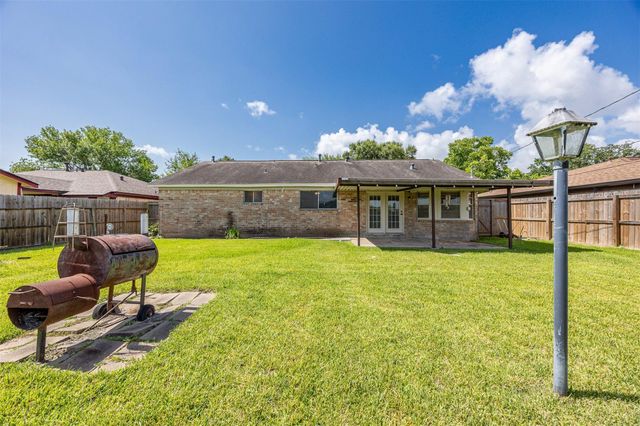 206 Kelly Lane, Baytown, TX 77521