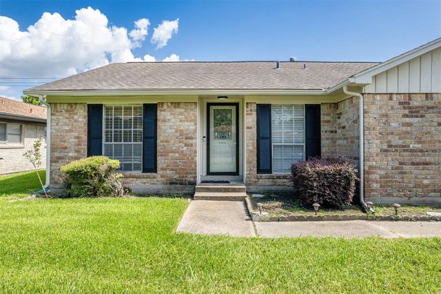 206 Kelly Lane, Baytown, TX 77521