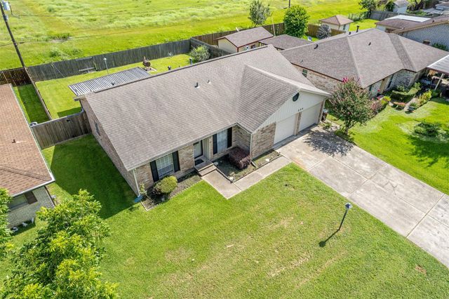 206 Kelly Lane, Baytown, TX 77521