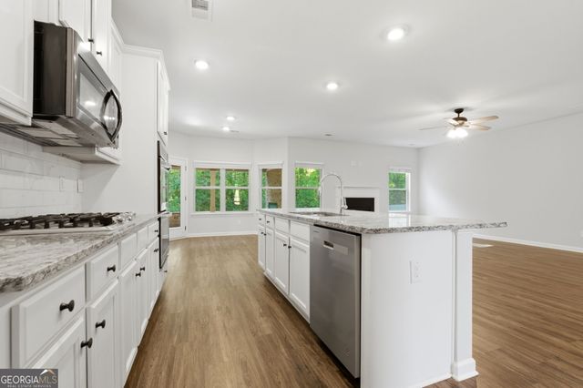 802 Relic Ridge, Hampton, GA 30228
