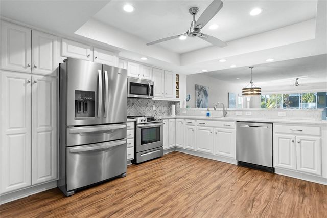 545 PINELLAS BAYWAY S 301, St Petersburg, FL 33715