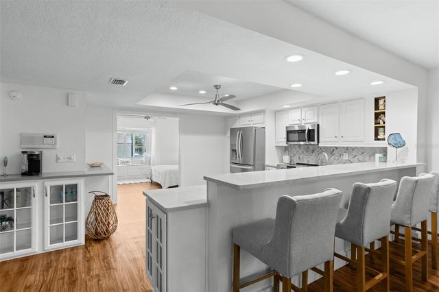 545 PINELLAS BAYWAY S 301, St Petersburg, FL 33715