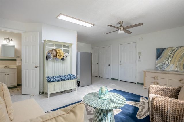 545 PINELLAS BAYWAY S 301, St Petersburg, FL 33715