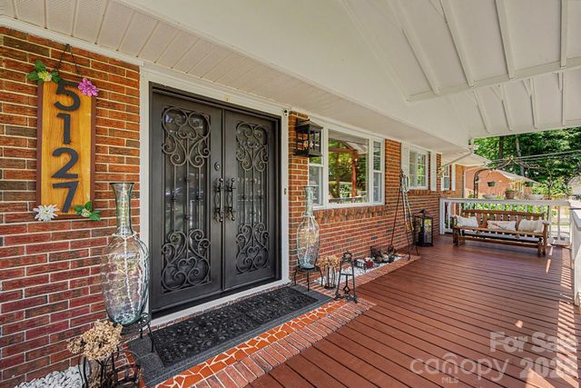 5127 Hoover Drive, Charlotte, NC 28269