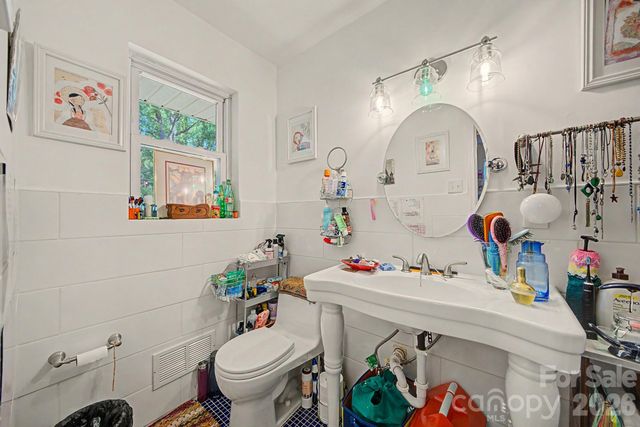 5127 Hoover Drive, Charlotte, NC 28269