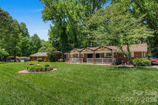5127 Hoover Drive, Charlotte, NC 28269