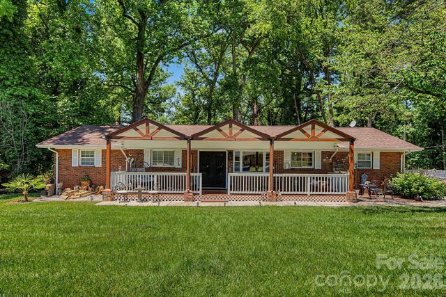 5127 Hoover Drive, Charlotte, NC 28269