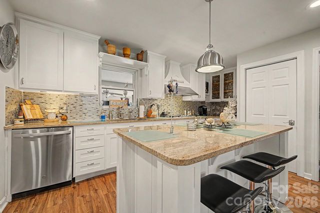 5127 Hoover Drive, Charlotte, NC 28269