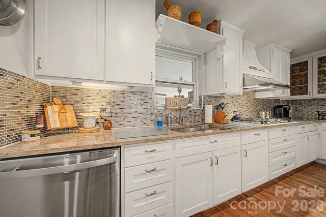 5127 Hoover Drive, Charlotte, NC 28269