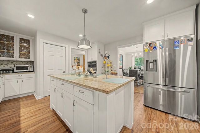 5127 Hoover Drive, Charlotte, NC 28269