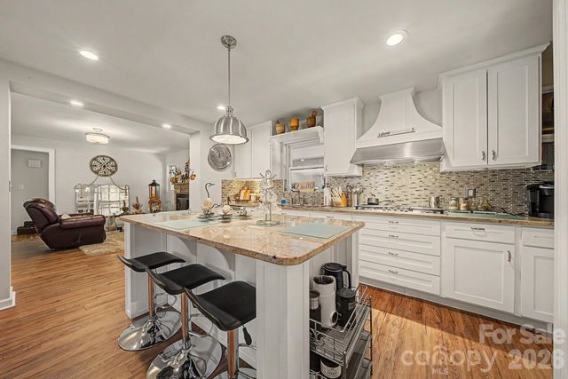 5127 Hoover Drive, Charlotte, NC 28269