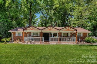 5127 Hoover Drive, Charlotte, NC 28269