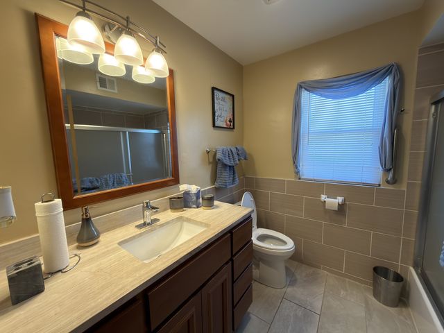 1547 Balmoral Avenue, Westchester, IL 60154