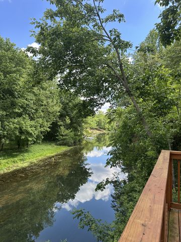 240 Fredonia Rd, Manchester, TN 37355