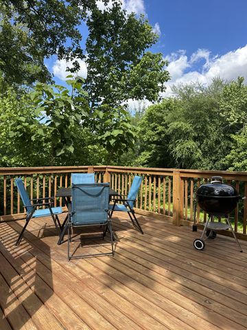 240 Fredonia Rd, Manchester, TN 37355