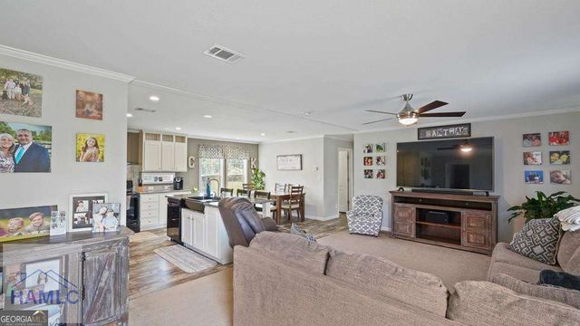 876 Hires Road, Jesup, GA 31545