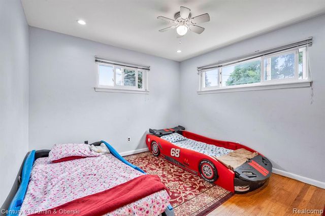 27227 W Pleasant Ridge Street, Dearborn Heights, MI 48127
