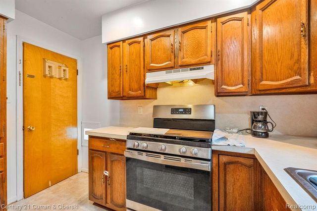 27227 W Pleasant Ridge Street, Dearborn Heights, MI 48127