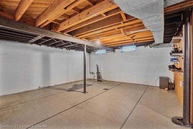 27227 W Pleasant Ridge Street, Dearborn Heights, MI 48127