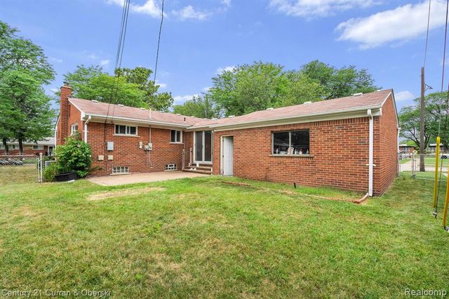27227 W Pleasant Ridge Street, Dearborn Heights, MI 48127