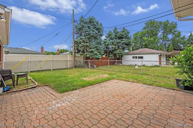 27227 W Pleasant Ridge Street, Dearborn Heights, MI 48127