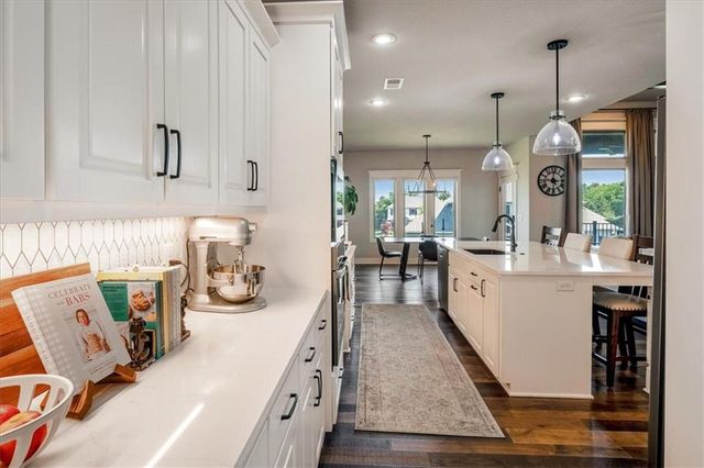 1908 NE Catalina Avenue, Lee's Summit, MO 64064