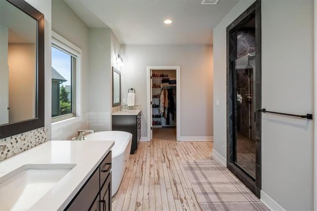 1908 NE Catalina Avenue, Lee's Summit, MO 64064