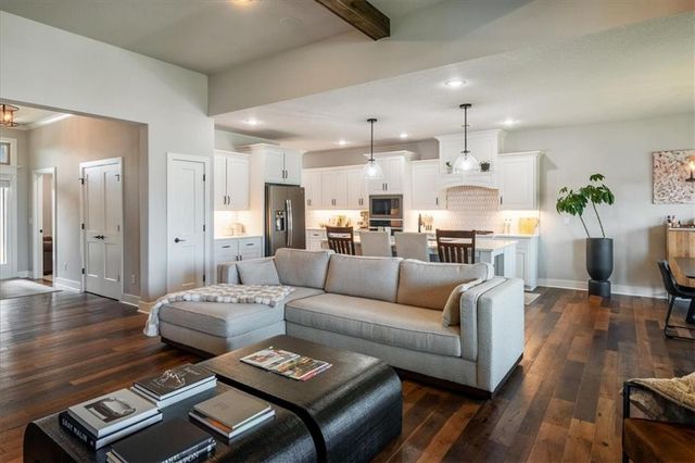 1908 NE Catalina Avenue, Lee's Summit, MO 64064
