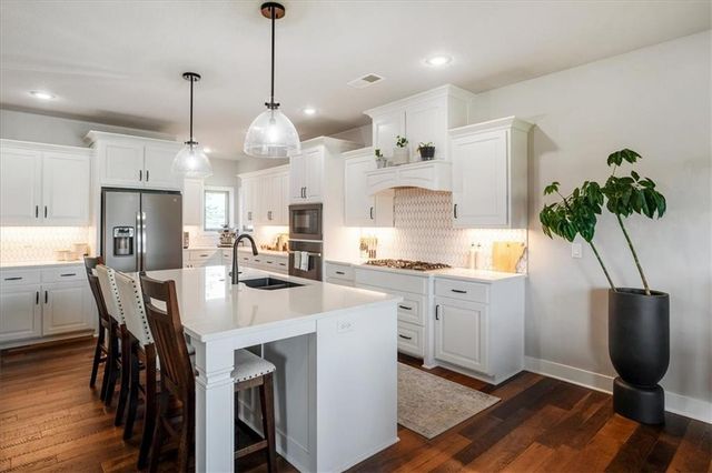 1908 NE Catalina Avenue, Lee's Summit, MO 64064